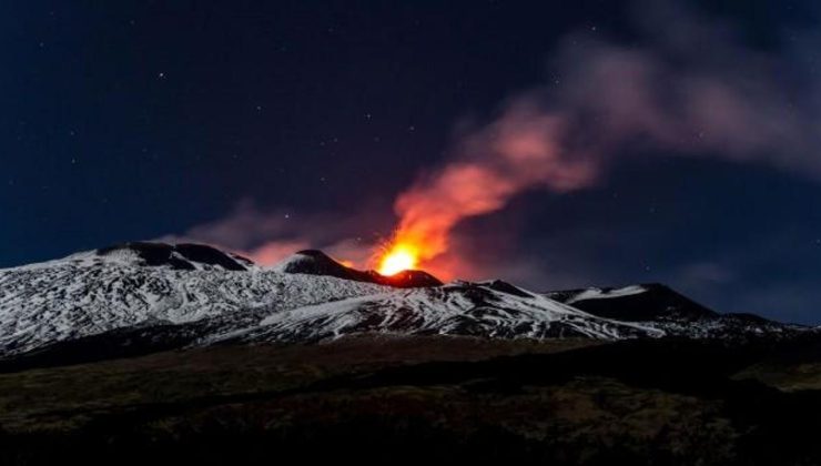 Etna Yanardağı’nda lav akışı! İtalya diken üstünde!